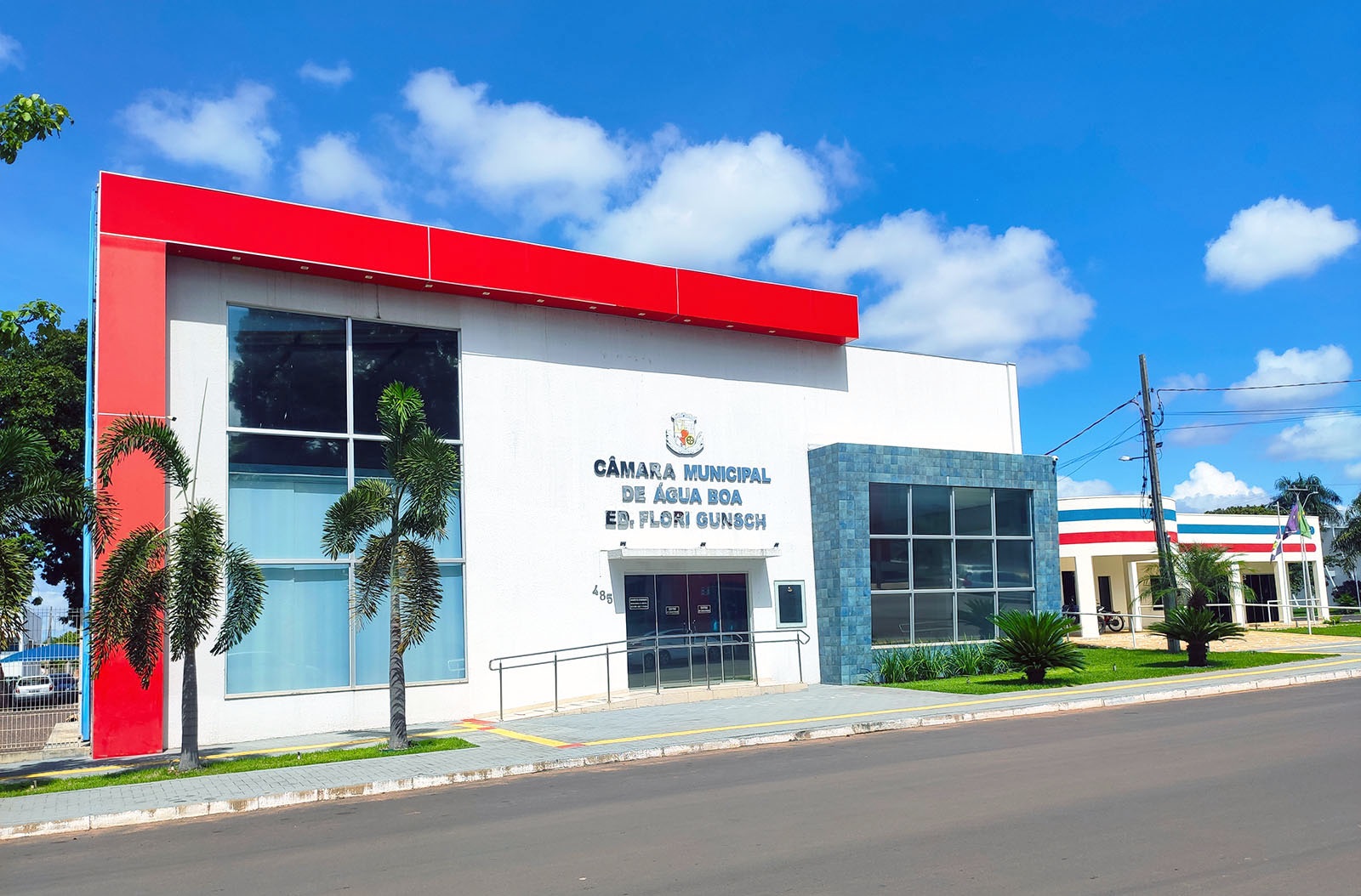 FACHADA DA CAMARA SITE
